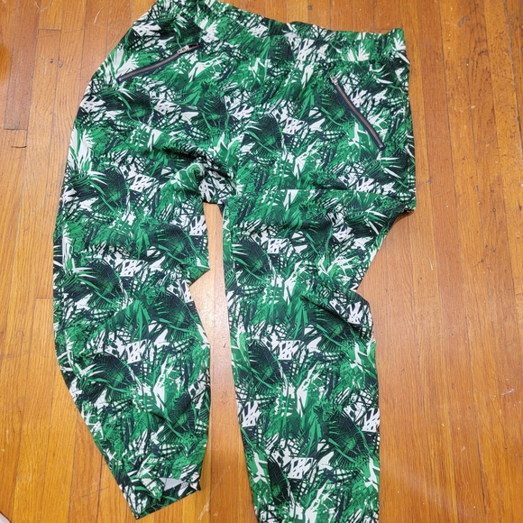 Athleta Pants - Athleta Tropical Green Joggers 14